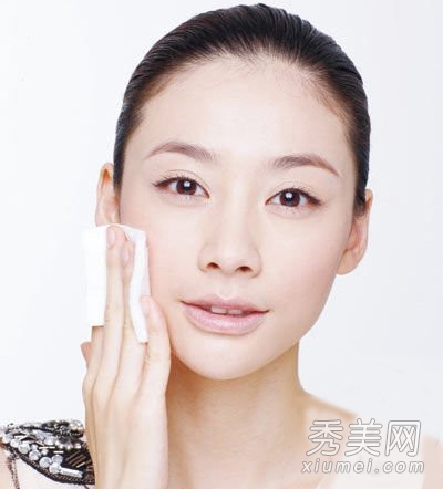 {百家樂}(怎么护肤才是正确的方法呢)