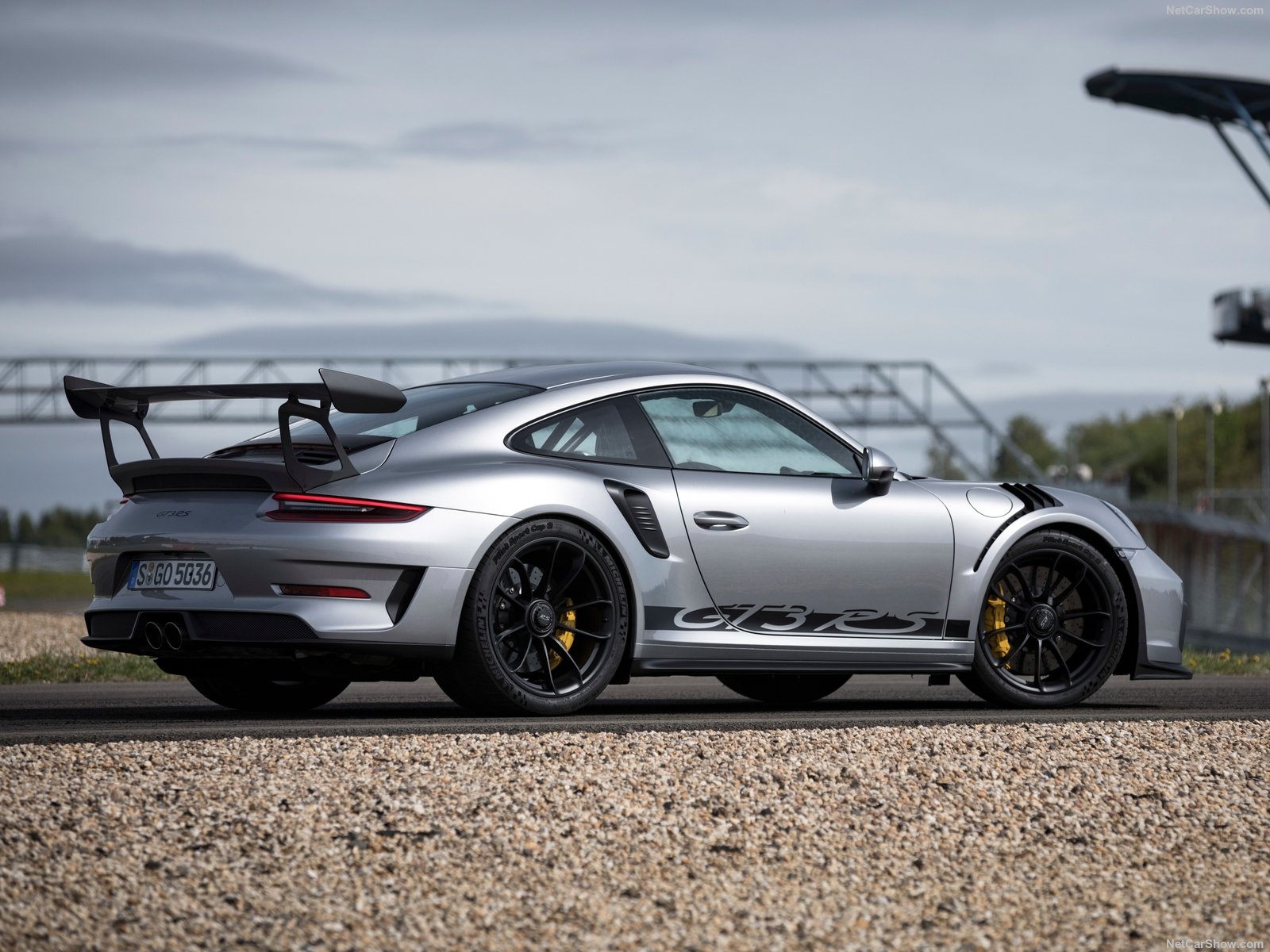 保时捷911gt3rs报价的简单介绍 保时捷911gt3rs报价的简单介绍