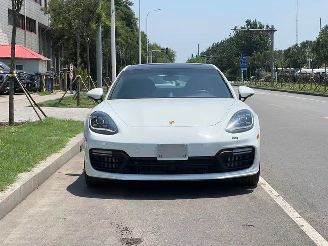 {賭波}(奔驰帕拉梅拉是什么车)